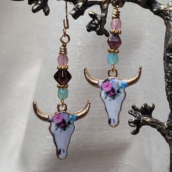 Yellowstone theme Earrings Handmade and Hypoallergenic - Picture 9 of 11